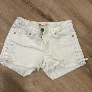 Girls size 8 Levi’s Jean shorts white